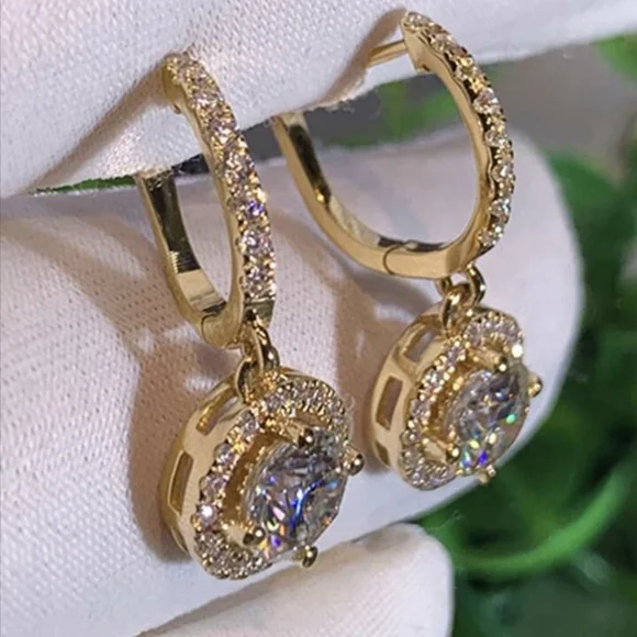 ππNEWππ GORGEOUS!! CZ Drop Dangle Earrings in GOLD Plating - Picture 3 of 16